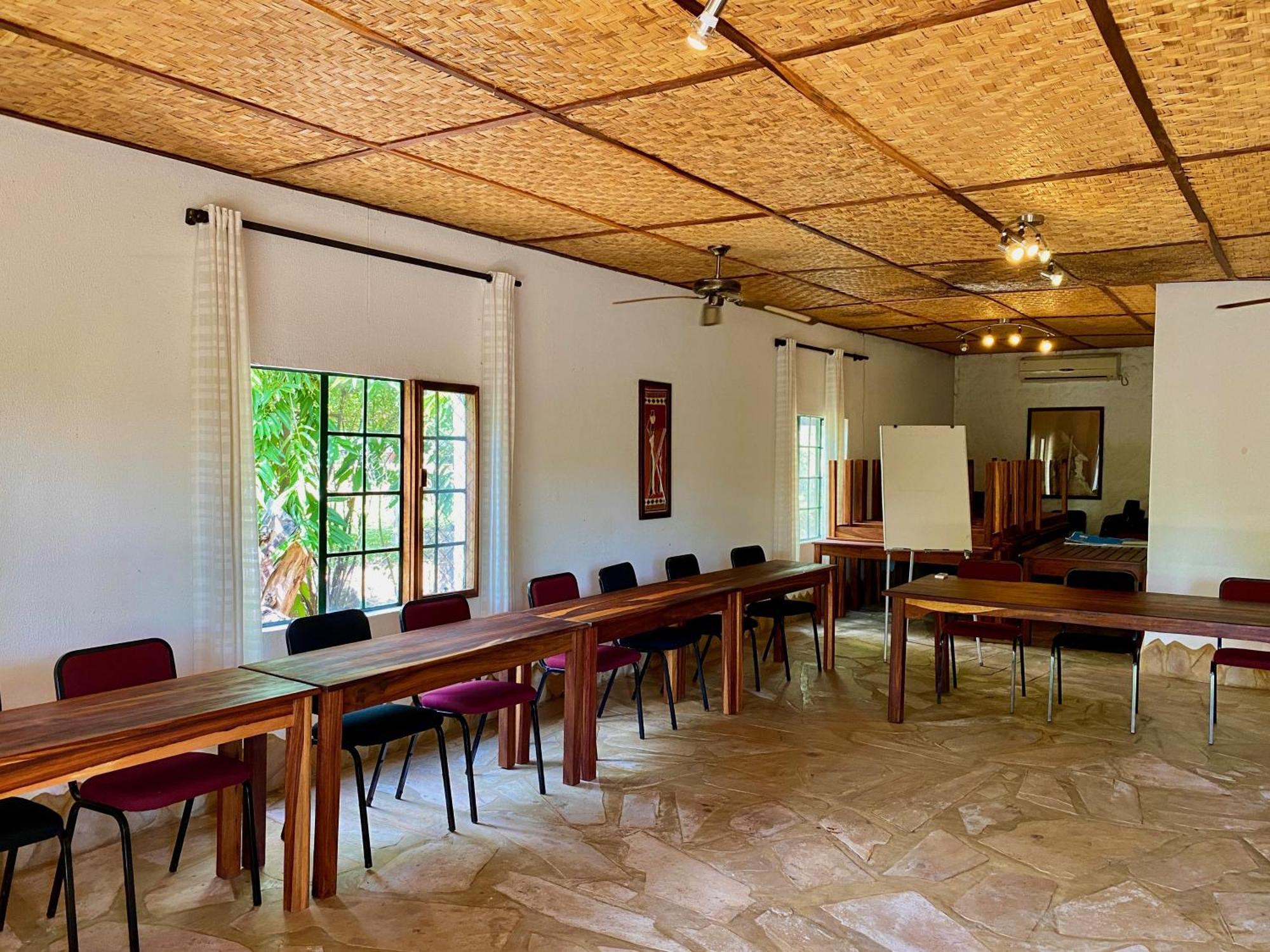 Tambuti Lodge Rundu Exterior foto