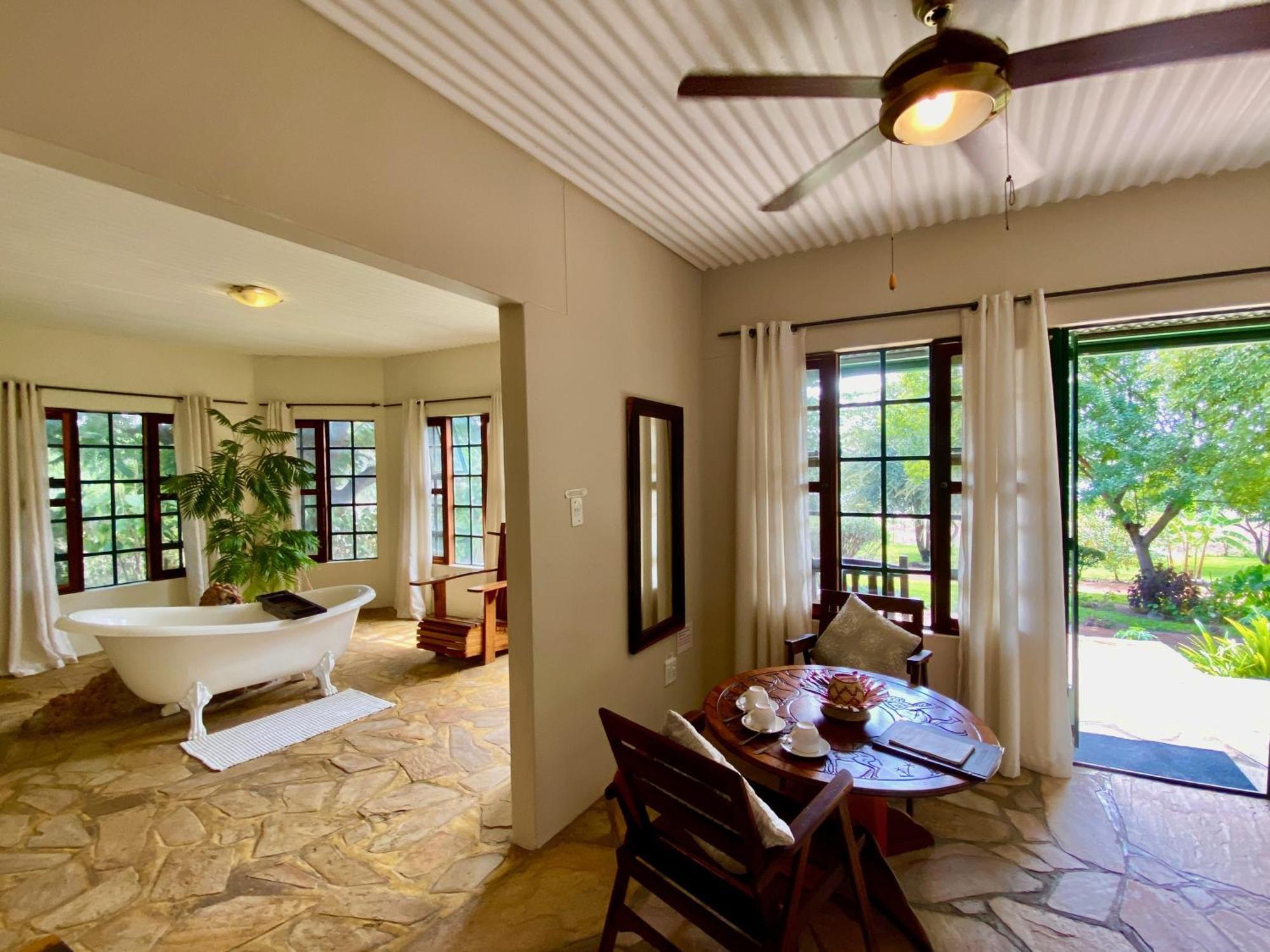Tambuti Lodge Rundu Exterior foto