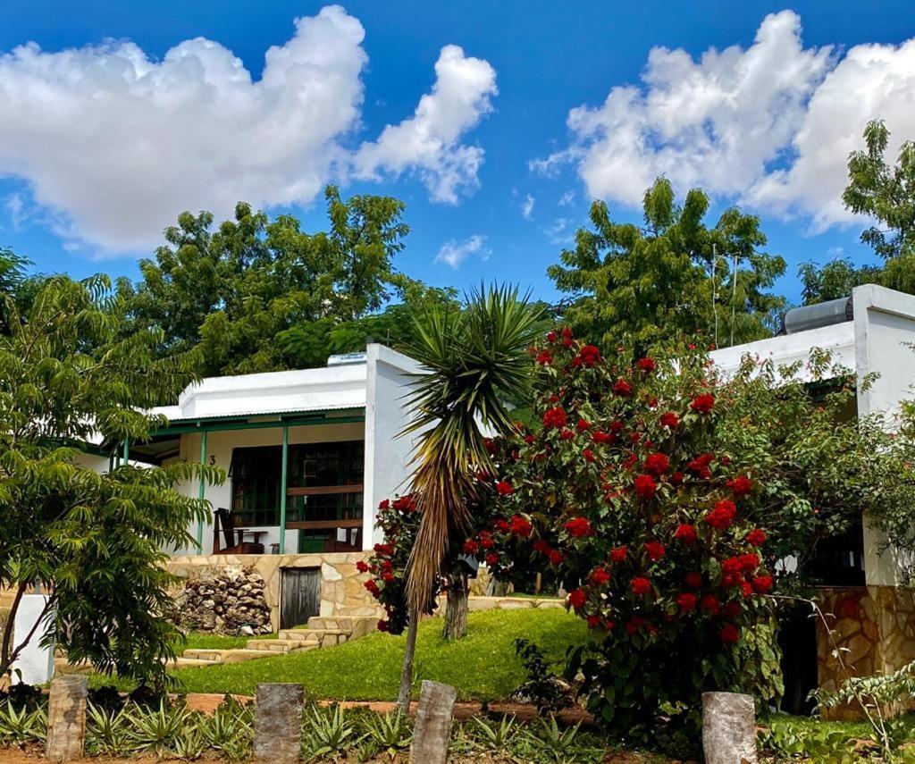 Tambuti Lodge Rundu Exterior foto