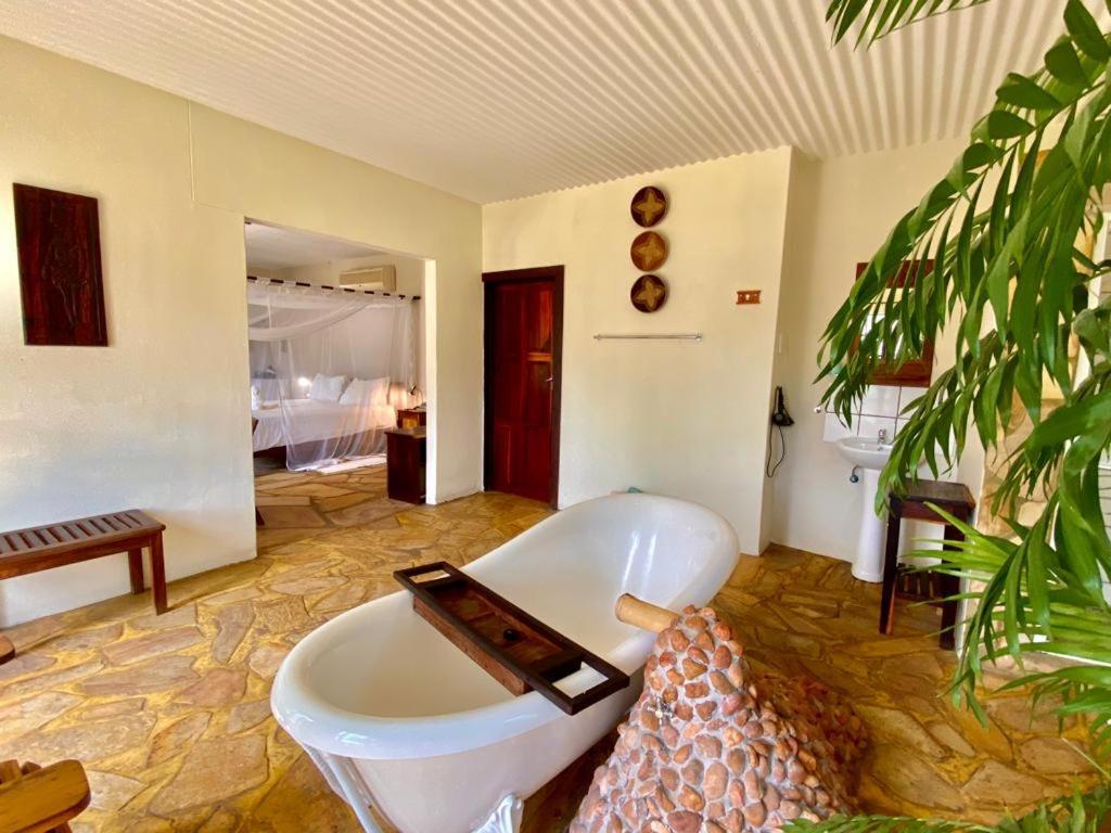 Tambuti Lodge Rundu Exterior foto