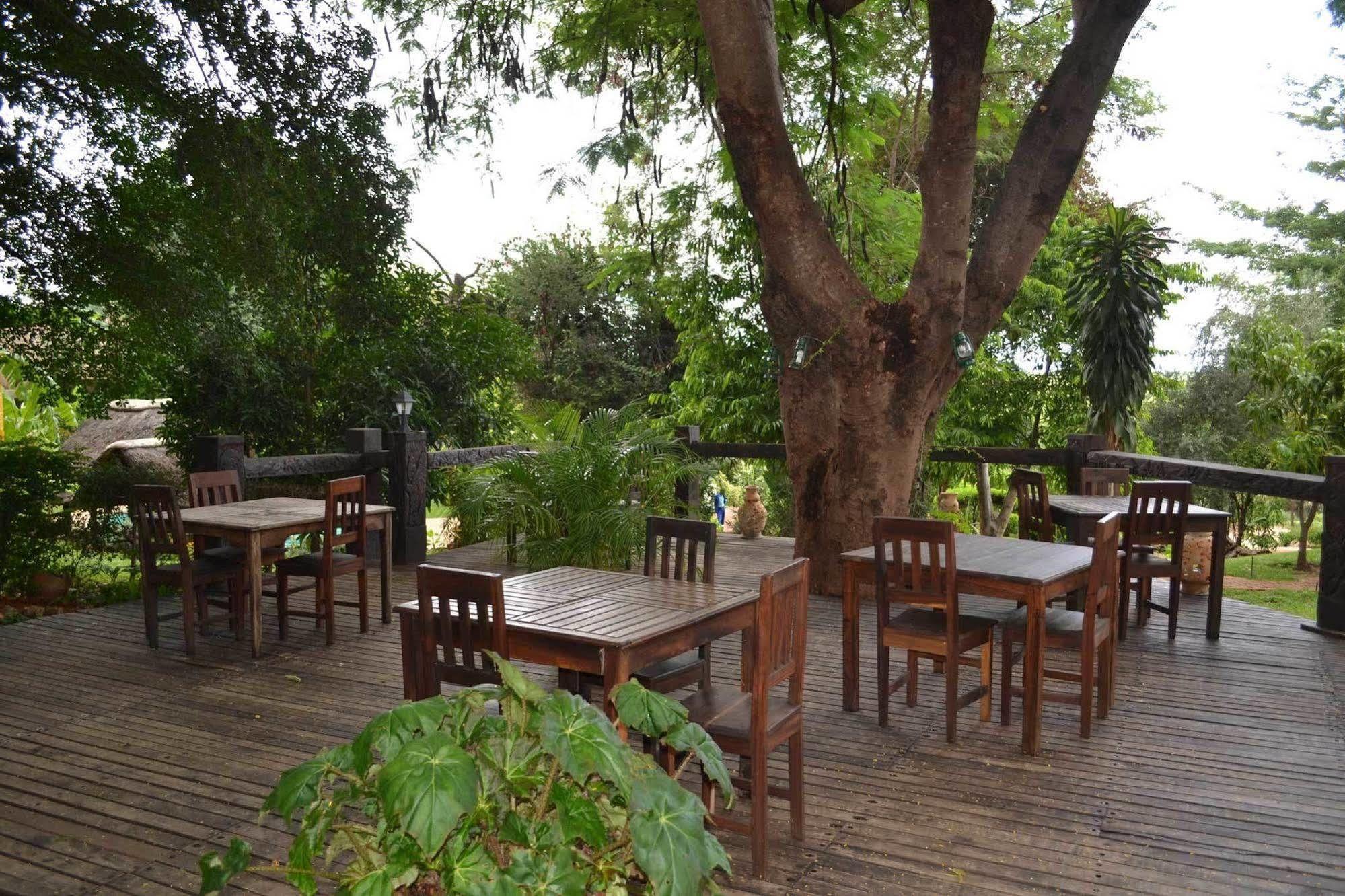 Tambuti Lodge Rundu Exterior foto
