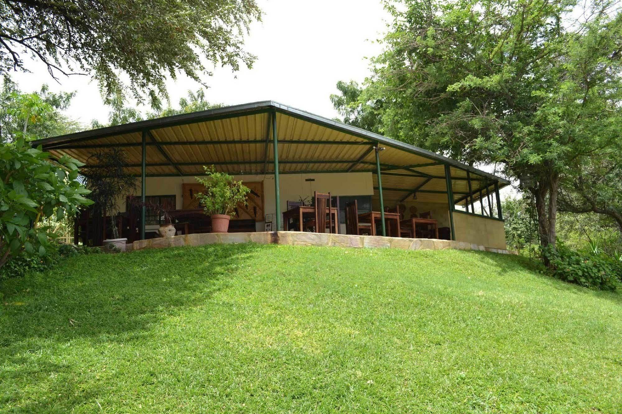 Tambuti Lodge Rundu Exterior foto